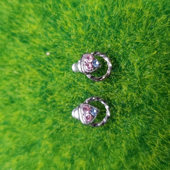 Soaring Hearts Crystal Wreath Earrings E1008 - Picture 2 of 3